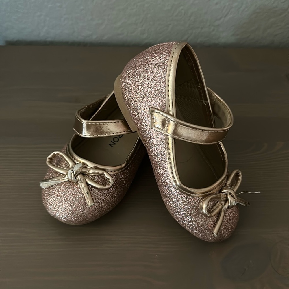 Toddler size 6 rose gold sparkle shoes